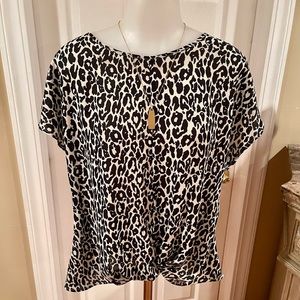 Krazy Kat Women’s Short Sleeve Leopard Print Front Tie/Knot Top SZ M